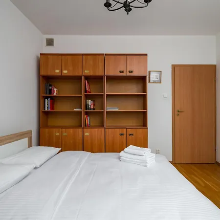 Imielin Homely By Bookinghost Apartamento